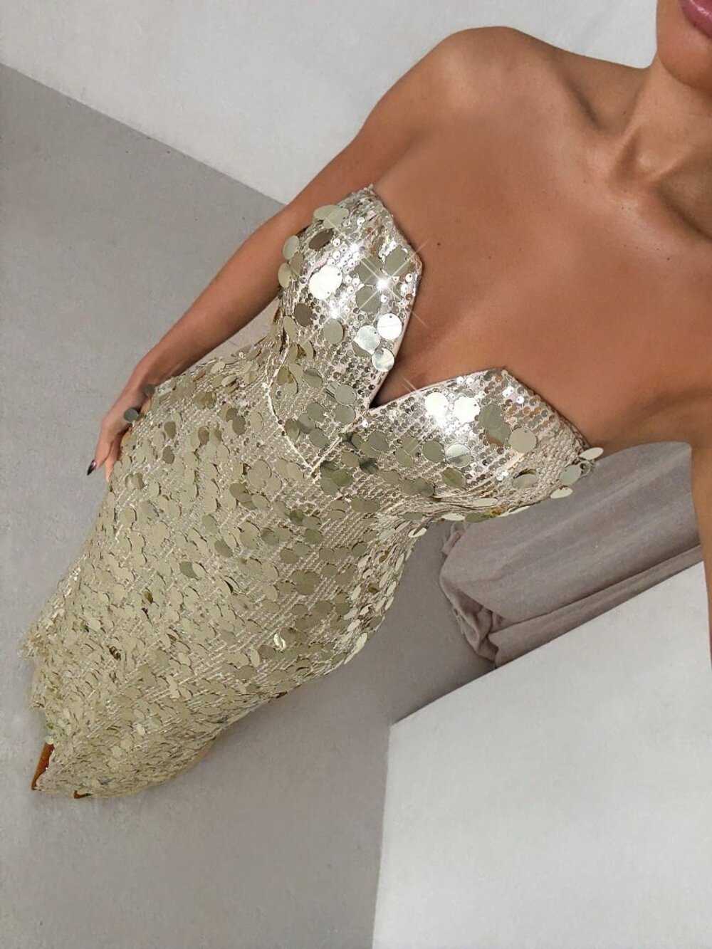 Gold Elegant Women's Sequin Embellished Dress - Picture 5 of 5